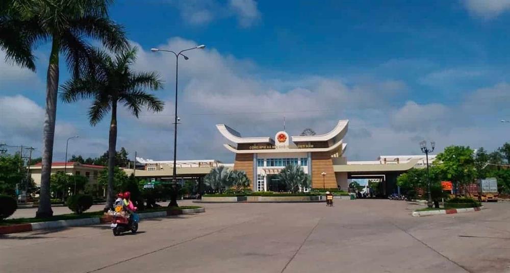 Việt Nam – Campuchia: 10 cặp cửa khẩu thực hiện hiệp định vận tải đường bộ, hoạt động giao thương biên giới ngày càng phát triển